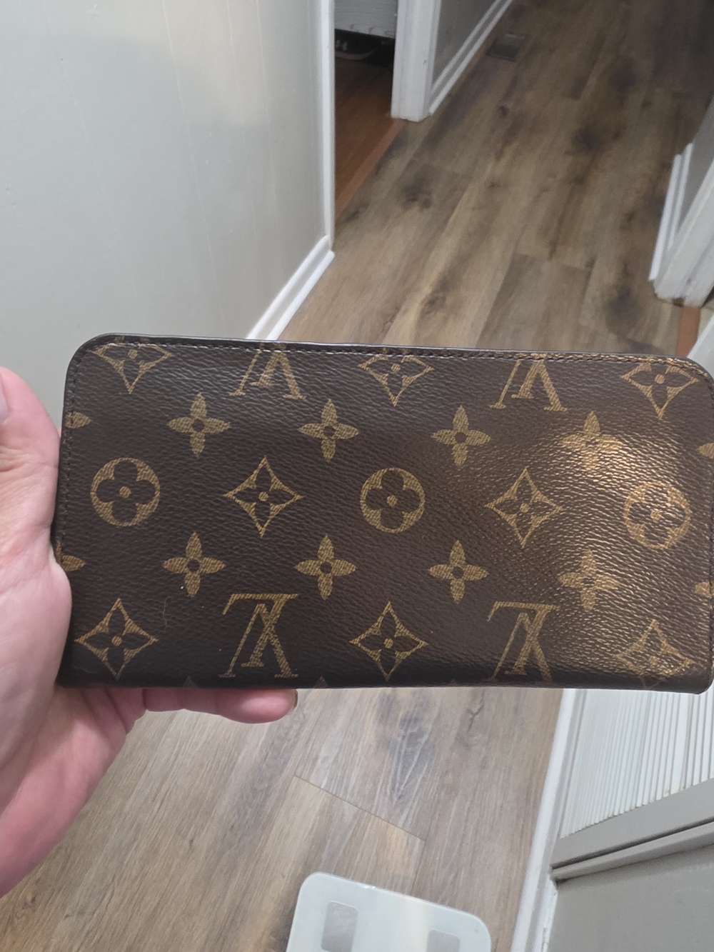 Monogram Zip-Around Card & Key Holder in Brown/Gold